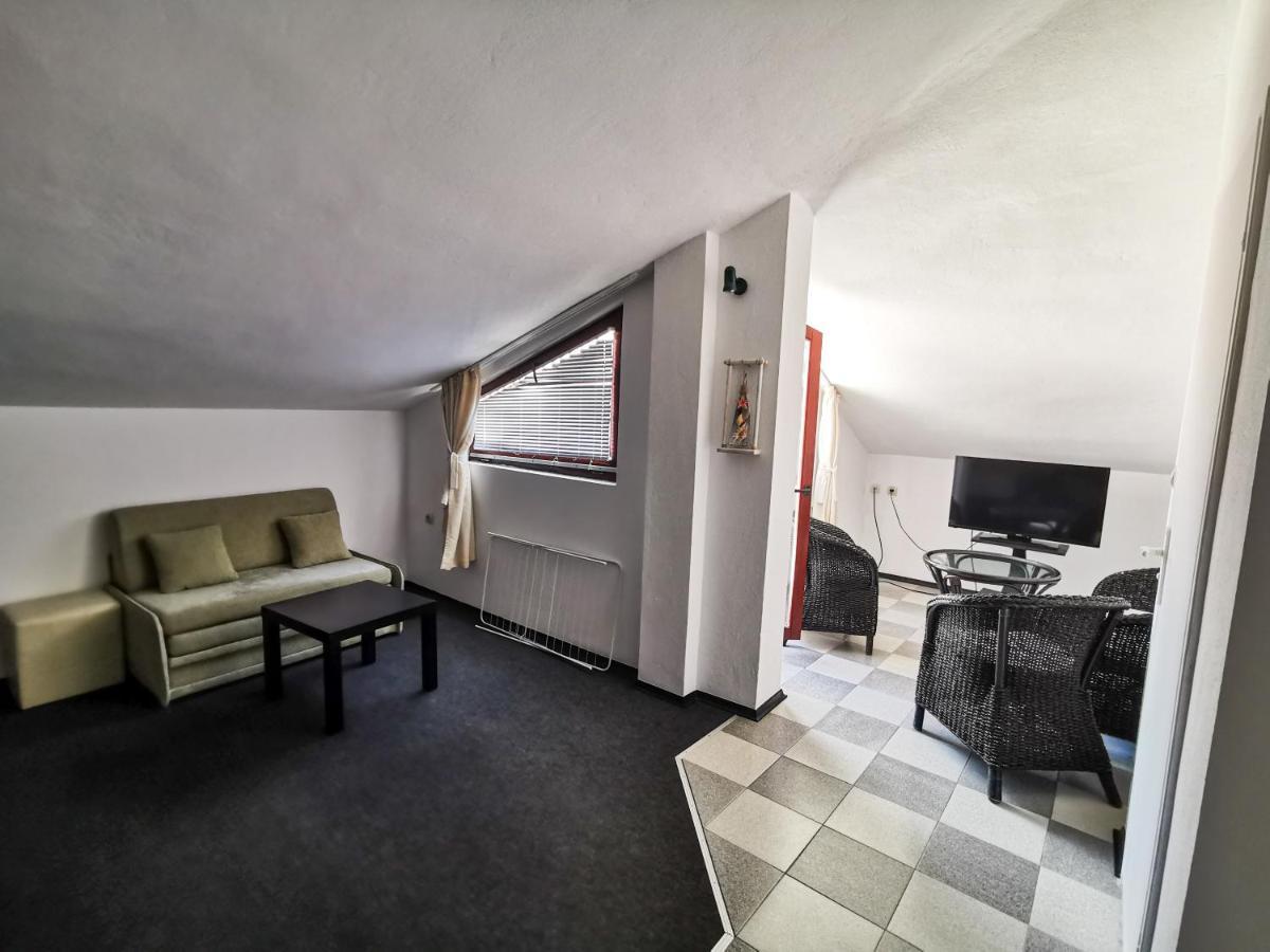 Kavaler Hotel